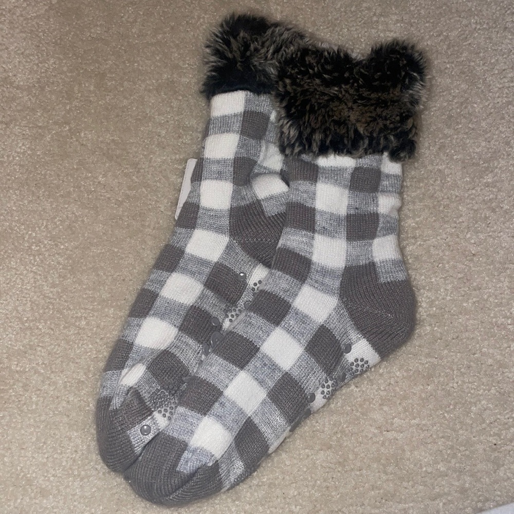 Muk Luk Fuzzy Socks S/M